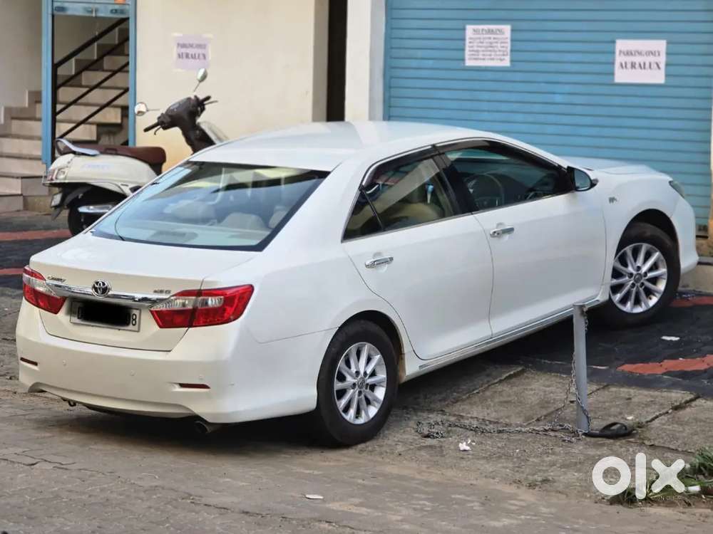 Toyota Camry 2.5 G 2013