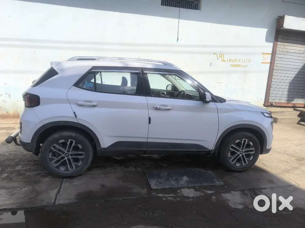 Hyundai Venue 2023 Sx Mt Diesel Well Maintained