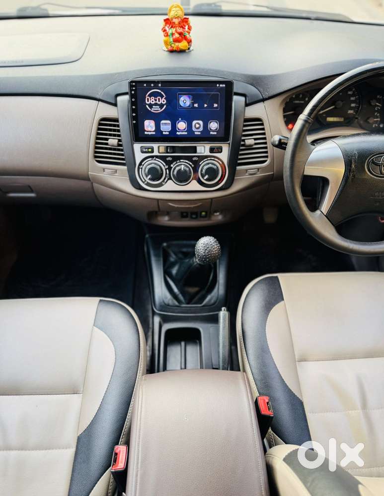 Toyota Innova 2.5 G (diesel) 8 Seater Bs Iv, 2015, Diesel