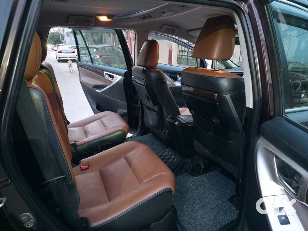 Toyota Innova Crysta 2.8z Automatic, 2017