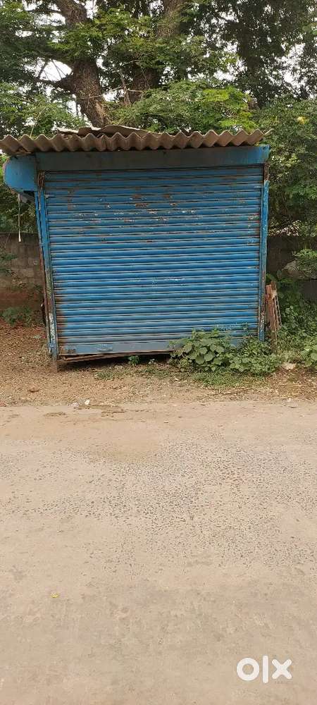 Tea shop and shater