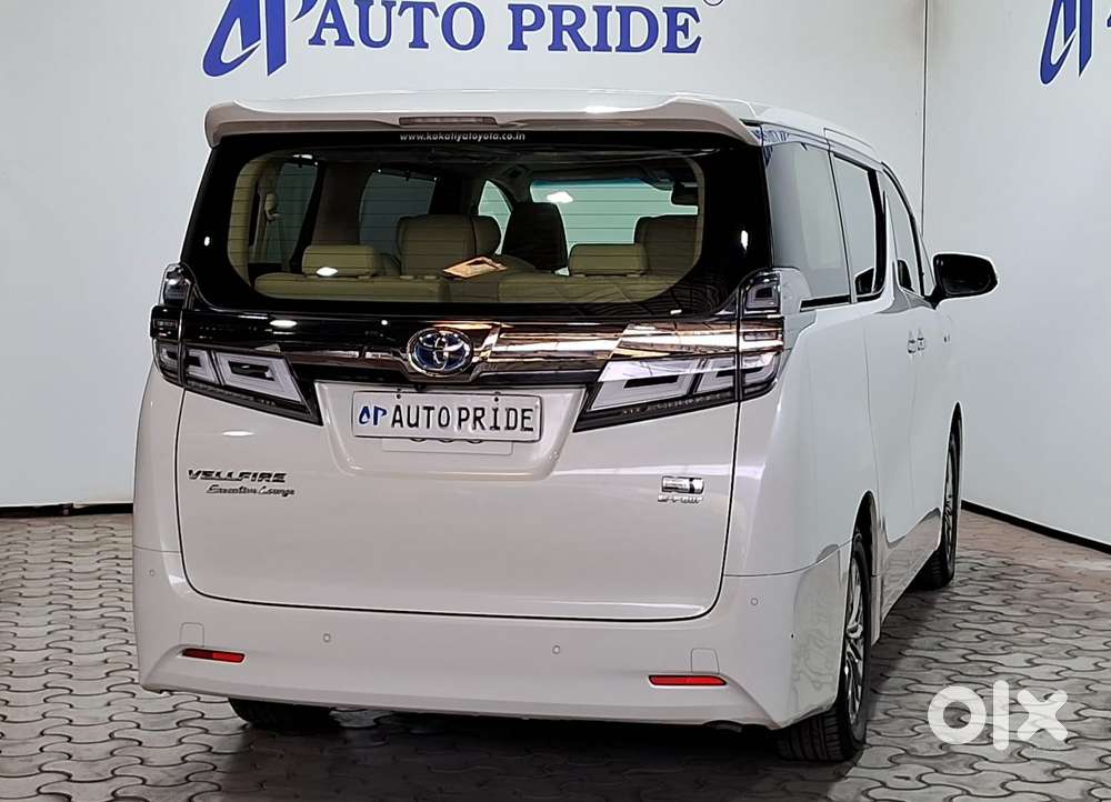 Toyota Vellfire 2.5 Hybrid, 2023, Petrol