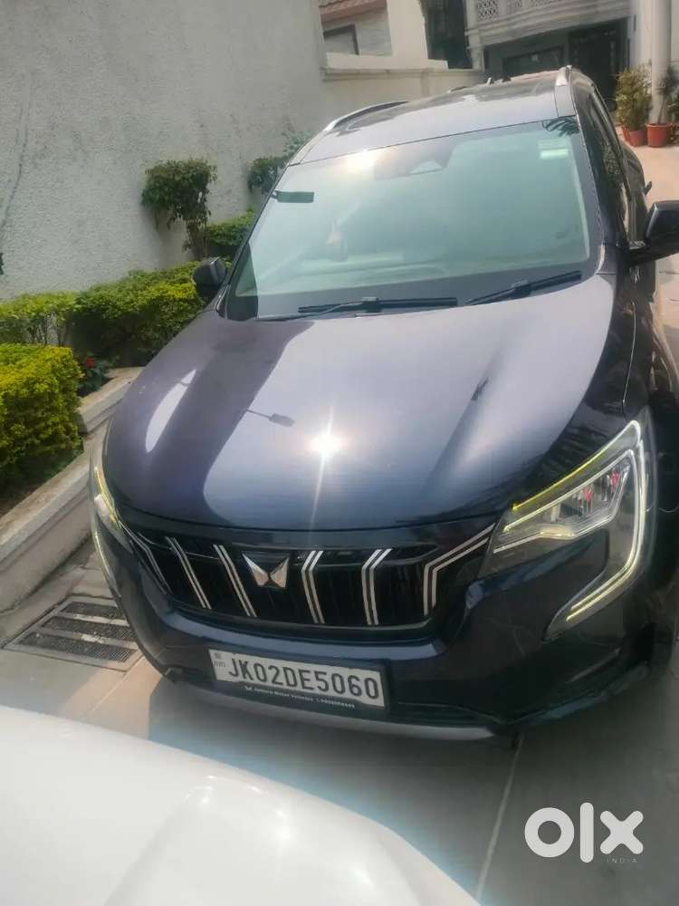 Mahindra Xuv700 2023 Petrol 32800 Km Driven