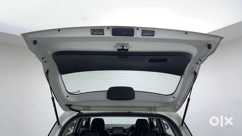 Hyundai Venue [2022-ongoing] 1.2 S, 2025, Petrol