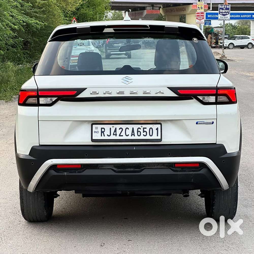 Maruti Suzuki Brezza 1.5 Vxi Smart Hybrid, 2023, Petrol