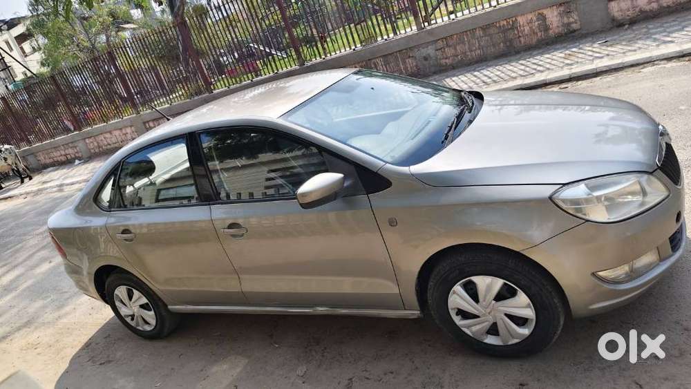 Skoda Rapid Elegance 1.6 Tdi Cr Manual, 2012, Diesel