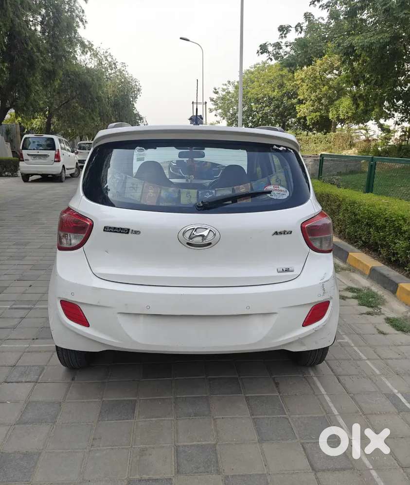 Hyundai Grand I10 2016 Petrol 142000 Km Driven