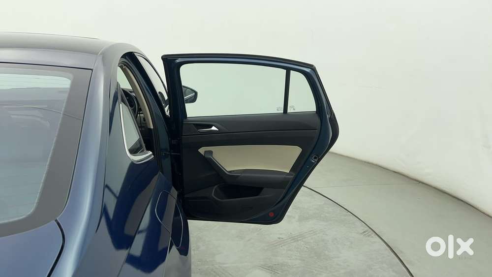 Skoda Slavia Style 1.0l Tsi At, 2023, Petrol
