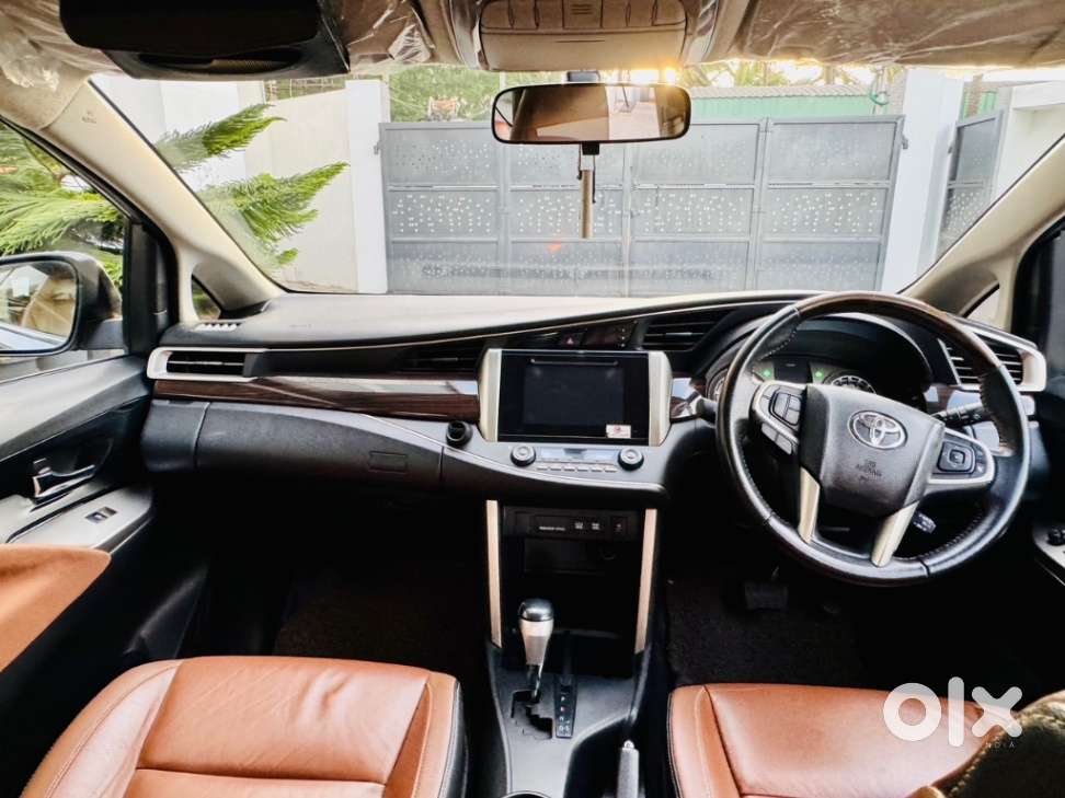 Toyota Innova Crysta 2.8z Automatic, 2016, Diesel