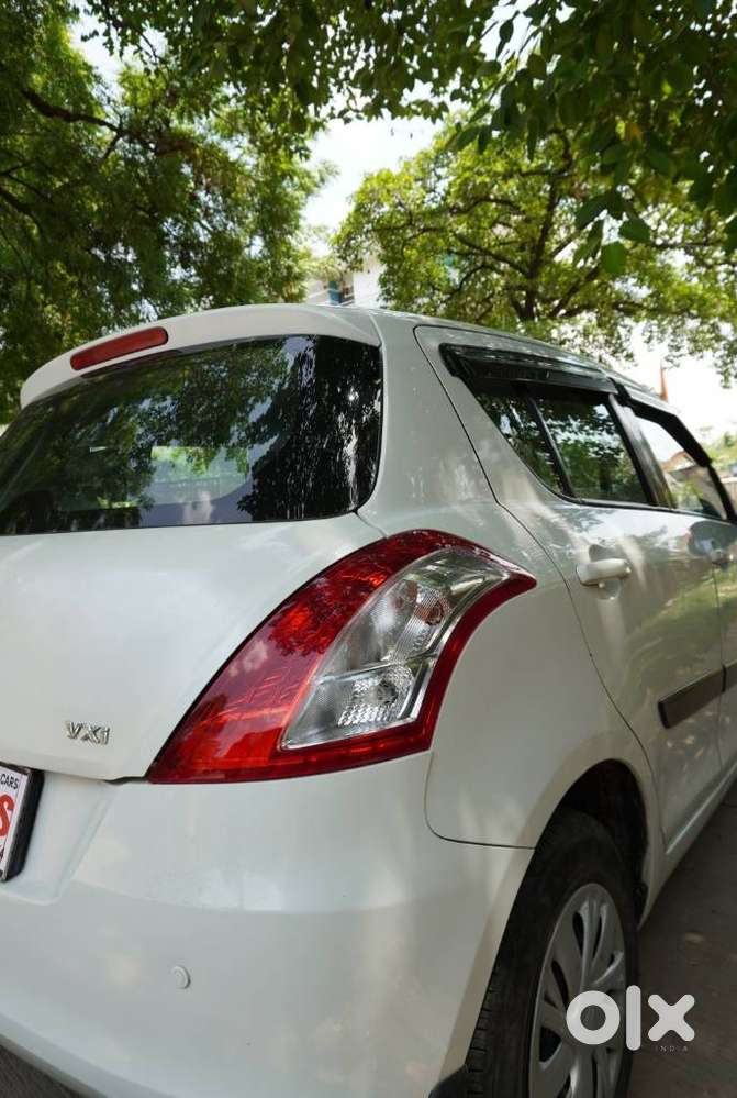 Maruti Suzuki Swift Vxi + Manual, 2016, Petrol