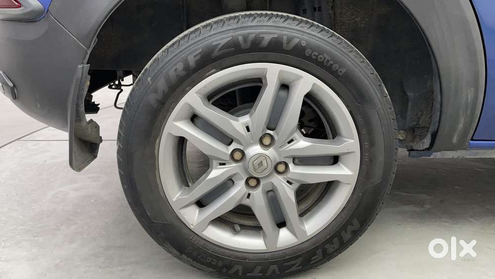 Renault Triber 1.0 Rxz Dual Tone, 2022, Petrol