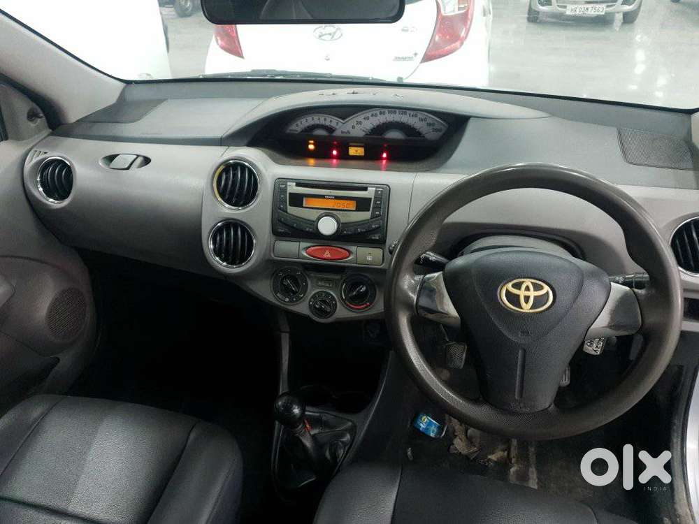 Toyota Etios Liva 2011-2012 V, 2011, Petrol