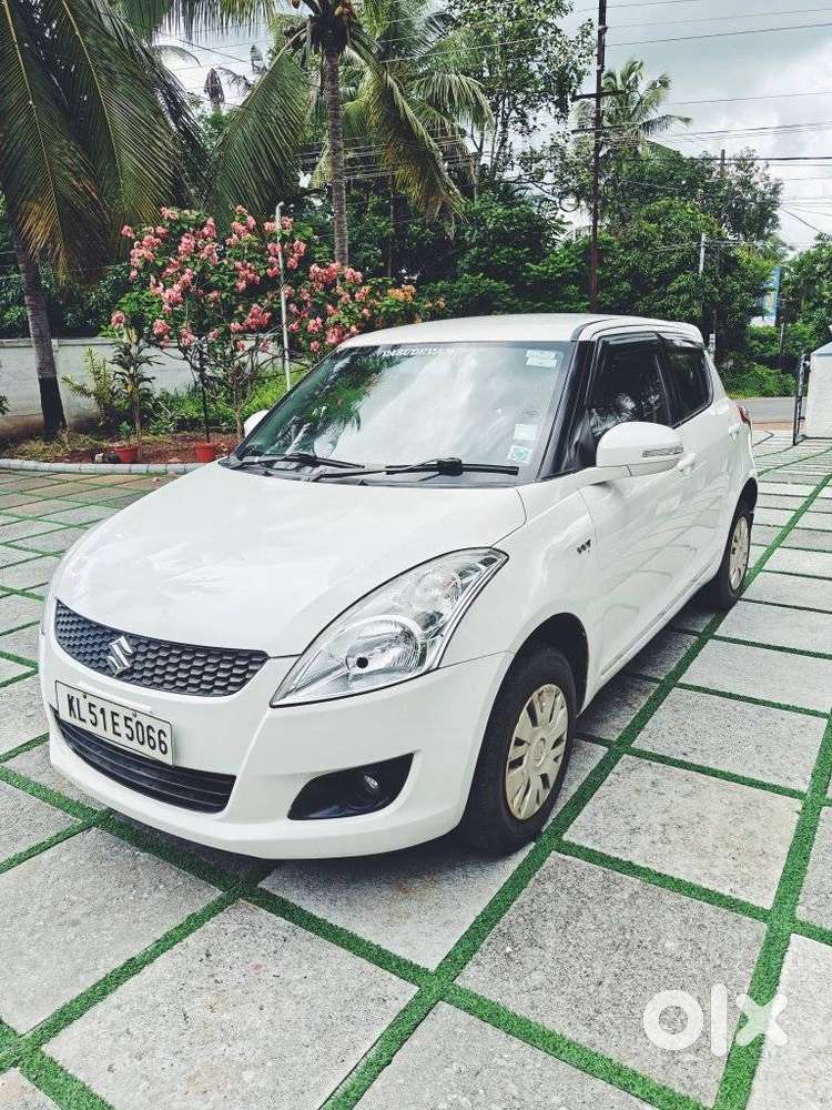 Maruti Suzuki Swift Vxi 1.2 Abs Bs-iv, 2014, Petrol