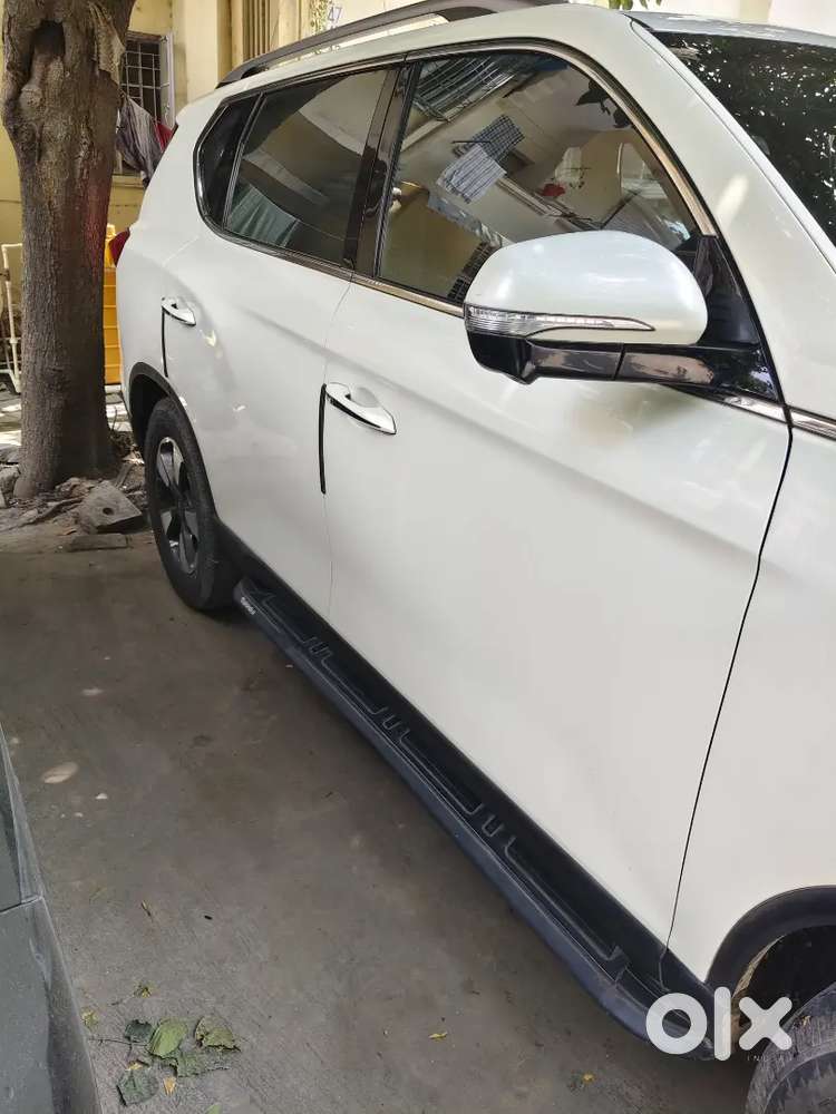Mahindra Alturas G4 2019