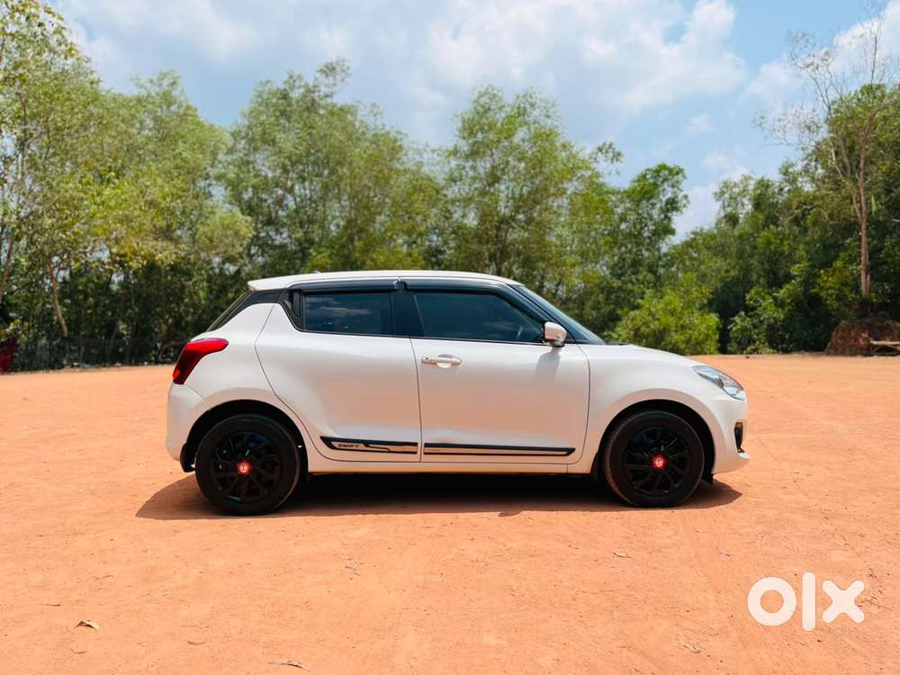 Maruti Suzuki Swift Vxi Ags, 2022, Petrol