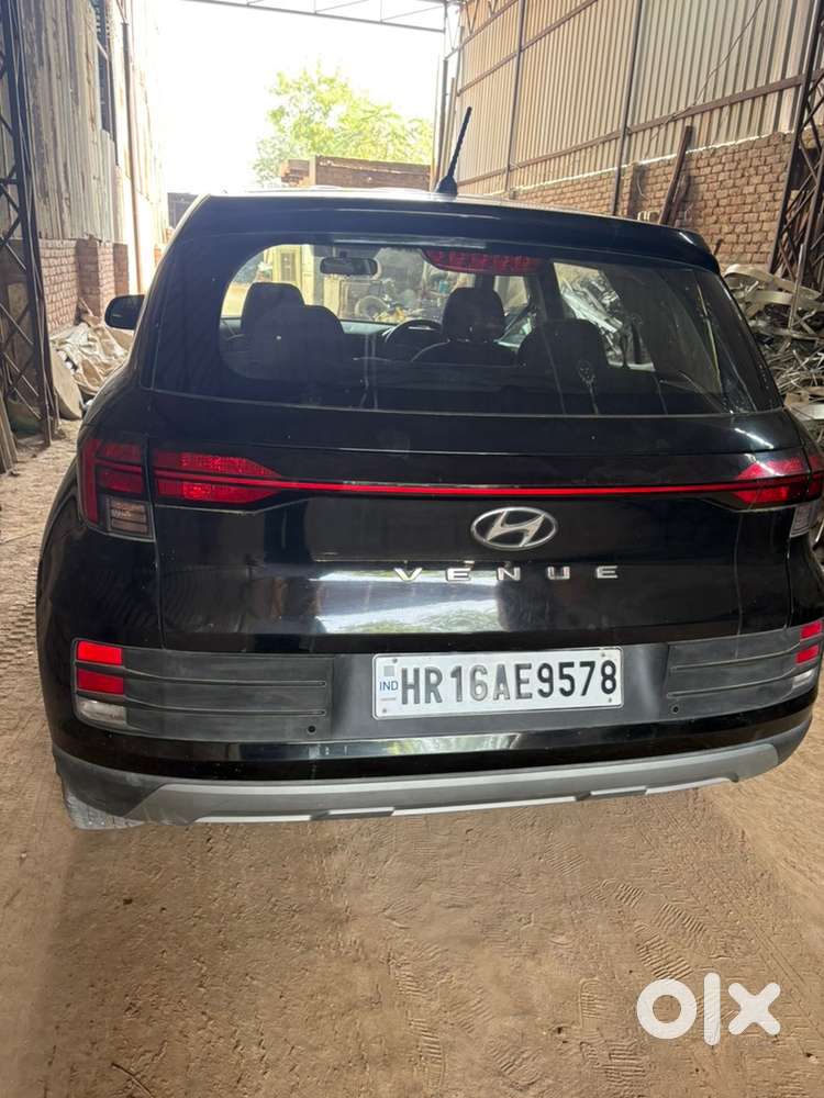 Hyundai Venue Petrol 2025
