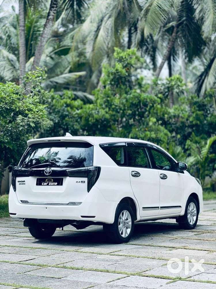 Toyota Innova Crysta 2.4 G Mt 7 Str, 2017, Diesel