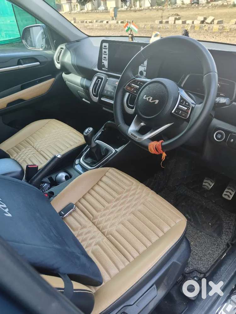 Kia Sonet Best Luxurious Clutless With Sunroof, Specious Car Available