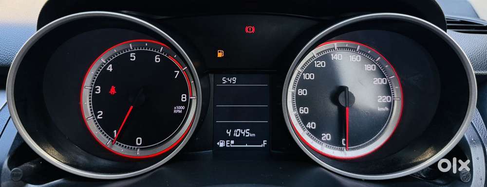 Maruti Suzuki Swift Vxi + Manual, 2022, Petrol