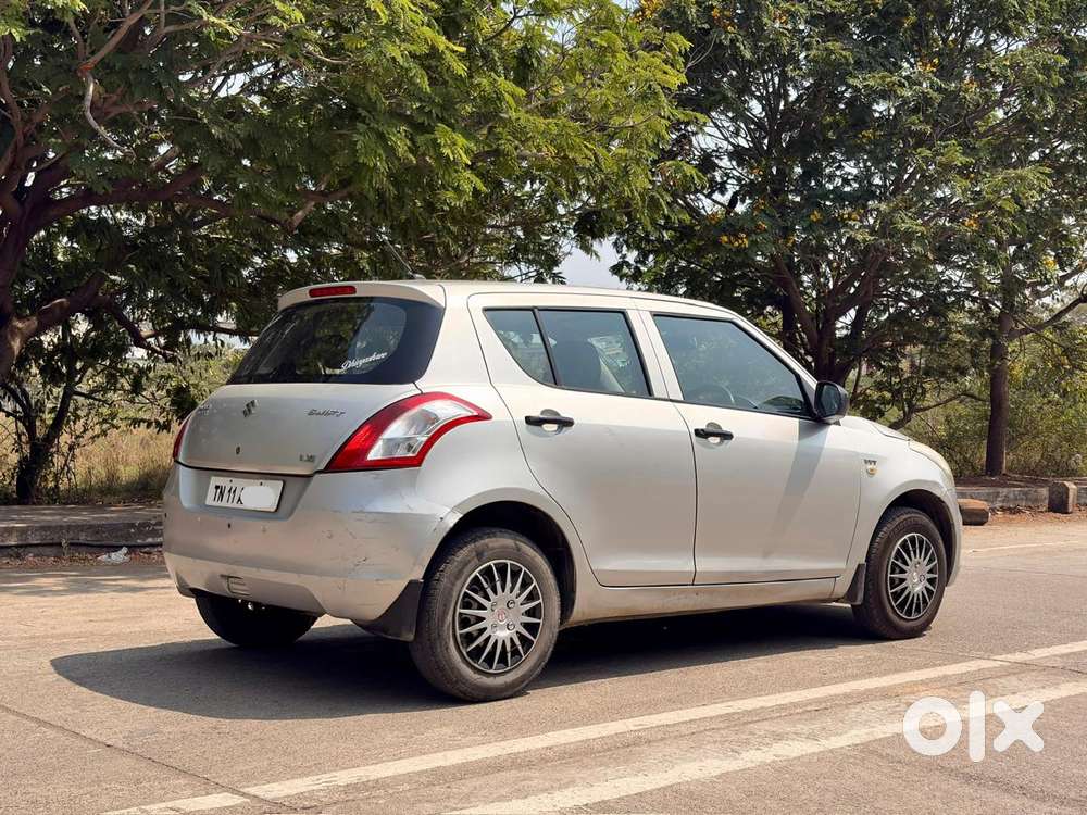Maruti Suzuki Swift Lxi Optional-o, 2017, Petrol