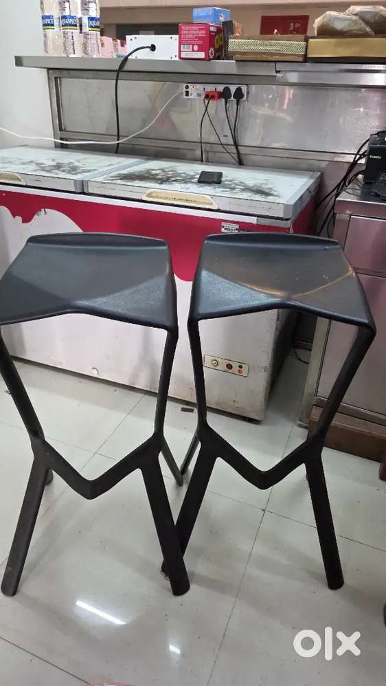 Modern Matte Black Moulded Bar Stools / Counter Chairs (Set of 2)