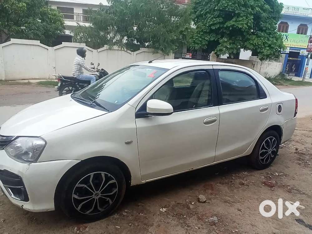 Toyota Etios Diesel 2014 Urgent Sell Jisko Lena Ohi Sms Kare