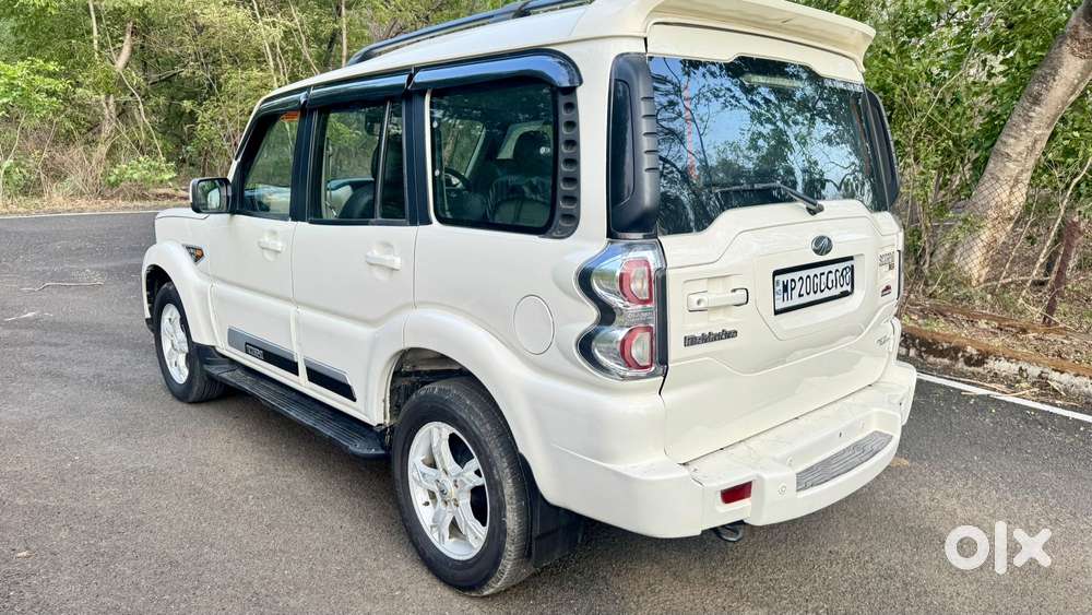 Mahindra Scorpio S10, 2015, Diesel