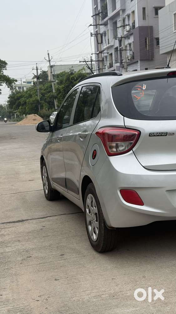 Hyundai Grand I10 Sportz, 2016, Petrol