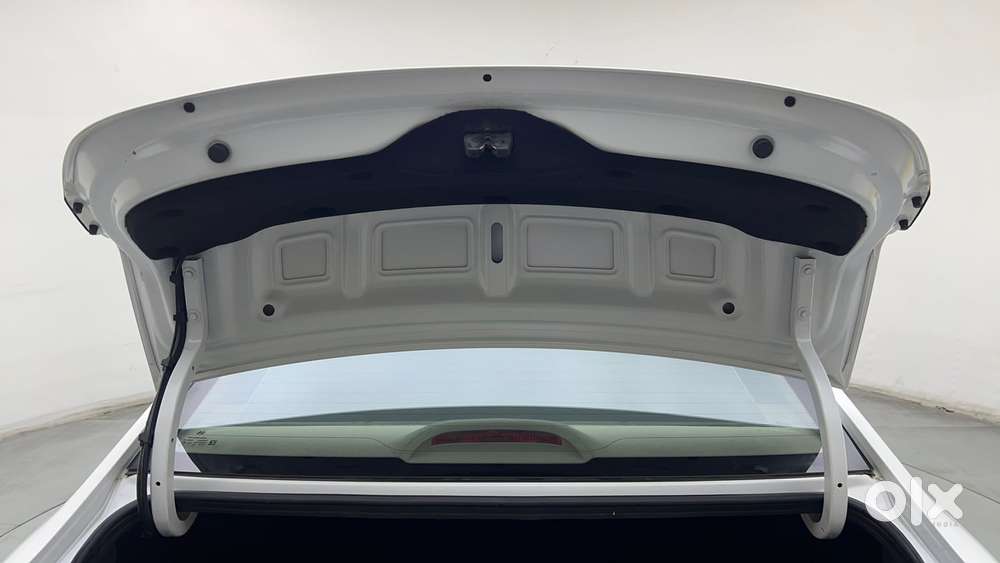 Hyundai Verna 1.5 Sx (o) Vtvt Ivt, 2022, Petrol