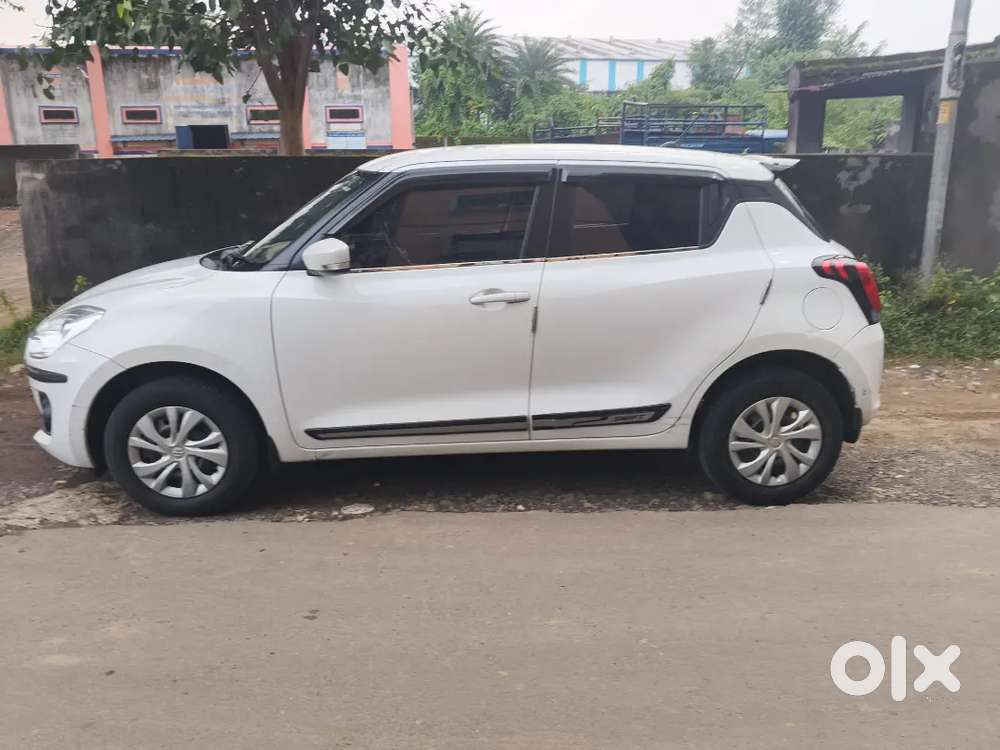 Maruti Suzuki Swift Vxi 2021