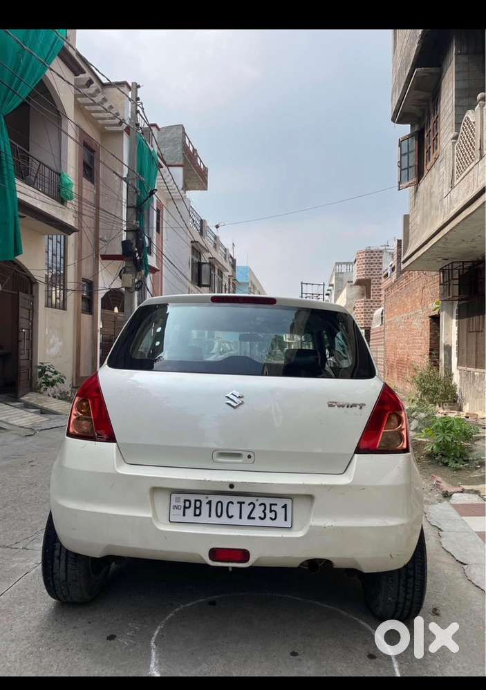 Maruti Suzuki Swift Petrol 2010