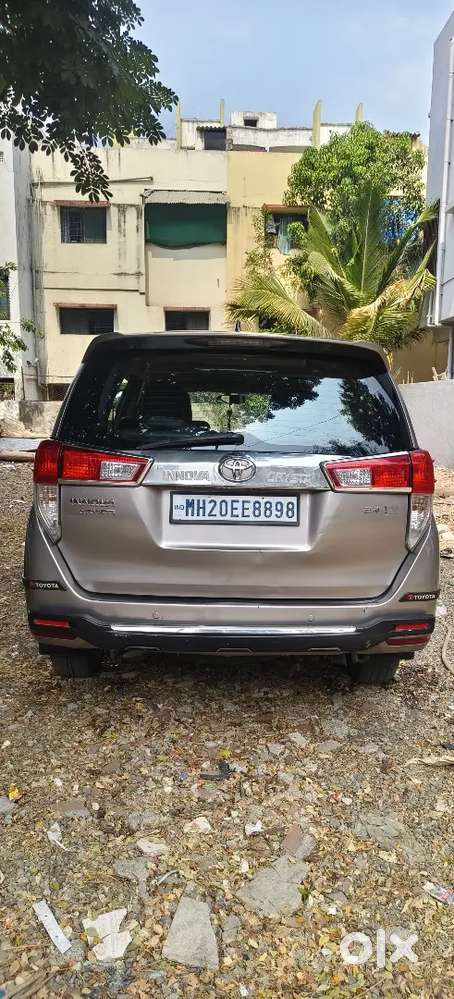 Toyota Innova Crysta 2017 Diesel Well Maintained
