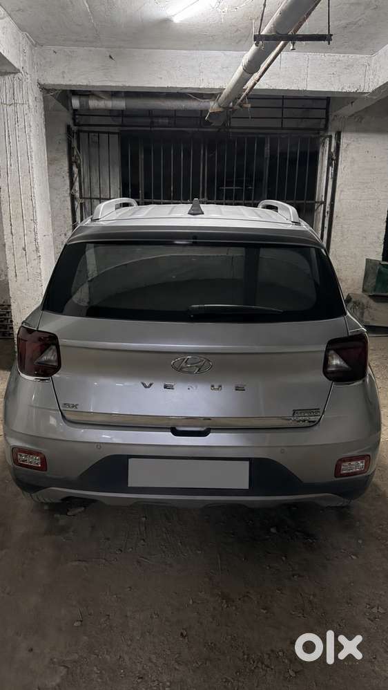 Hyundai Venue Sx(o) Diesel Manual Top End Model Delhi Registered
