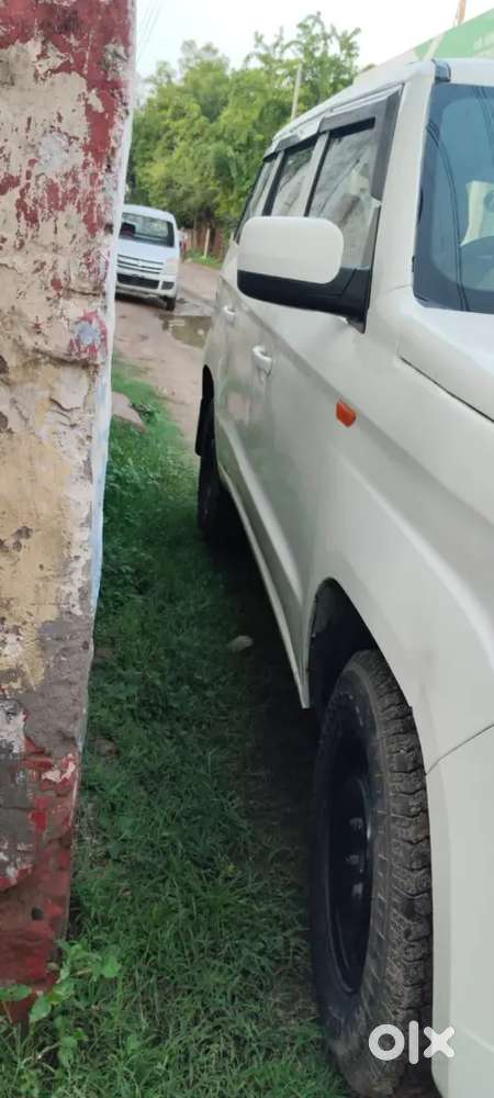 Mahindra Tuv 300 2018 Diesel Well Maintained