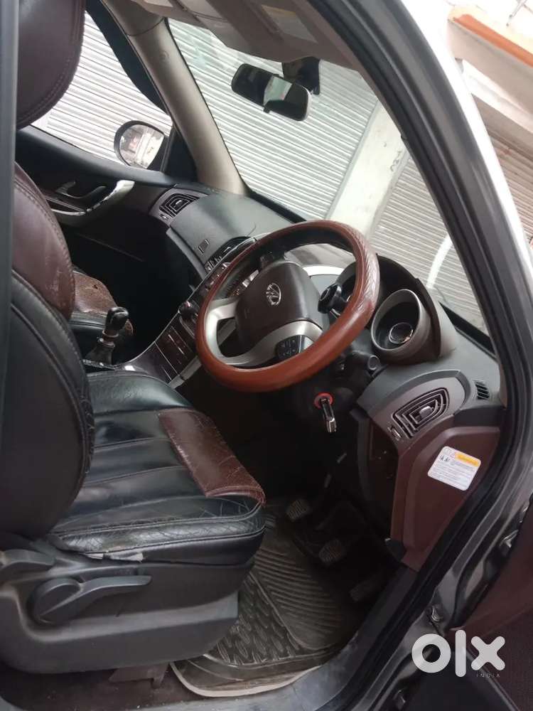 Mahindra Xuv 500 W8  2012. Tax 2027 Tax December
