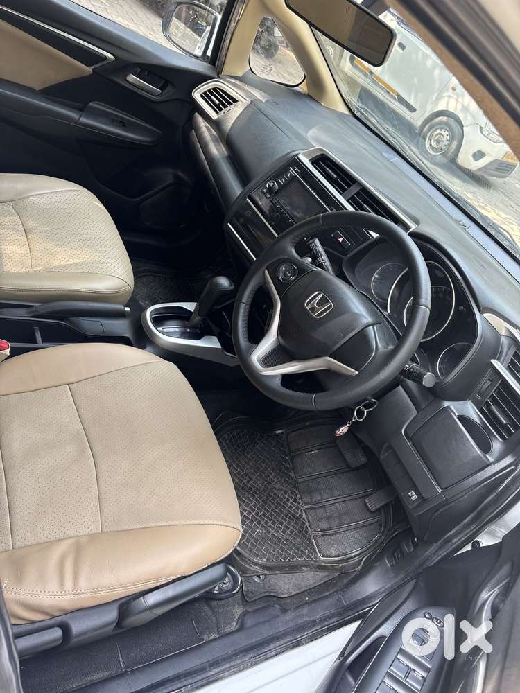 Honda Jazz V Automatic, 2016, Petrol