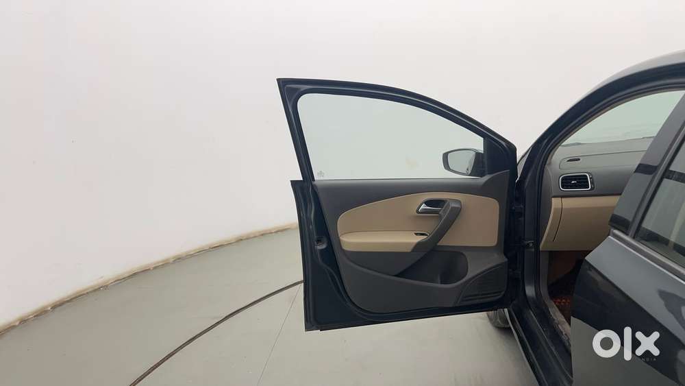 Volkswagen Vento 1.2l Tsi Highline Plus At Petrol, 2017, Petrol