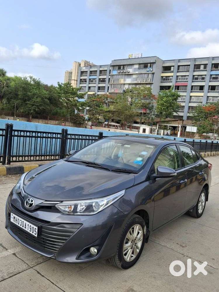 Toyota Yaris V Cvt, 2018, Petrol