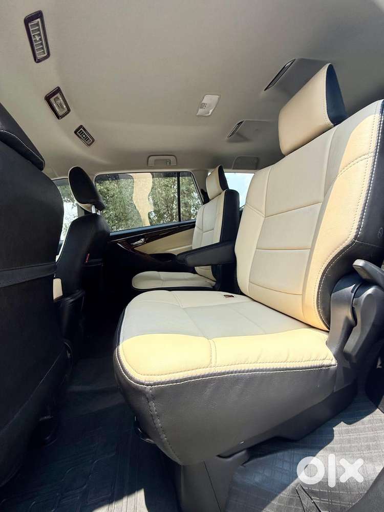 Toyota Innova Crysta 2.4 G Mt, 2023, Diesel