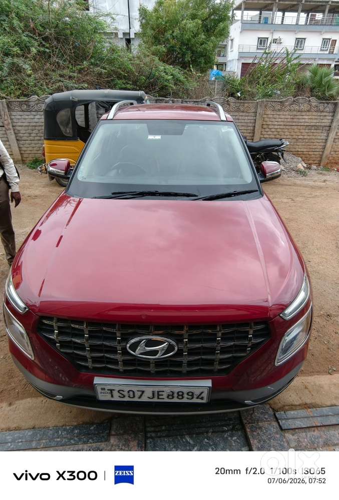 Hyundai Venue 2022 Petrol 71908 Km Driven