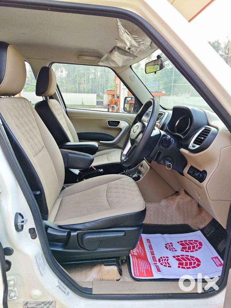 Mahindra Tuv 300 T10 Amt (automatic), 2017, Diesel
