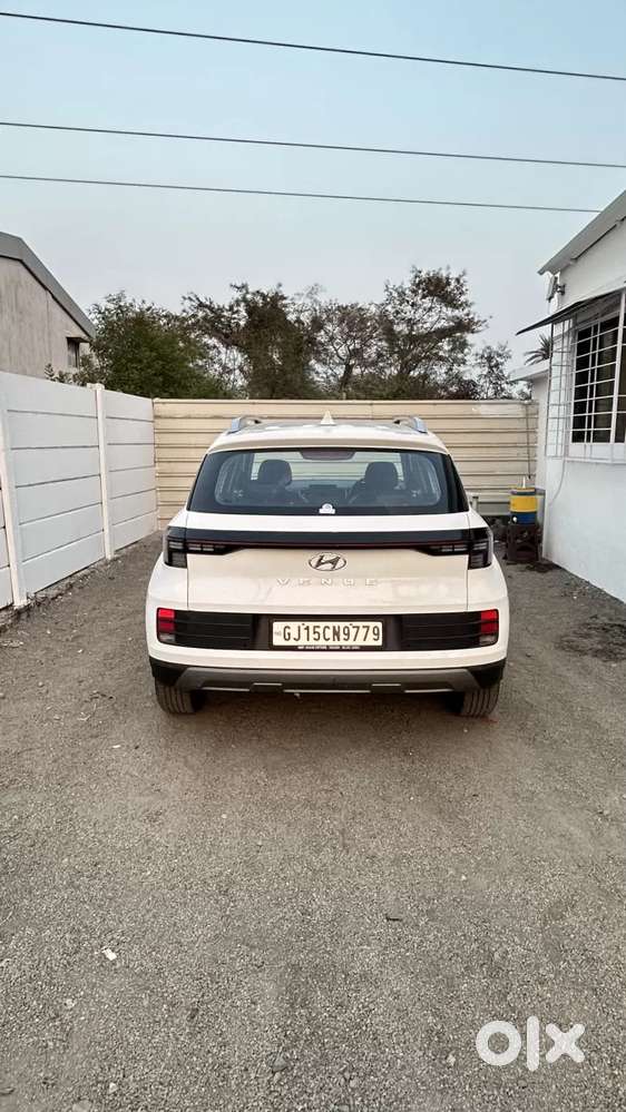Hyundai Venue 1.2 S (o), 2023, Petrol