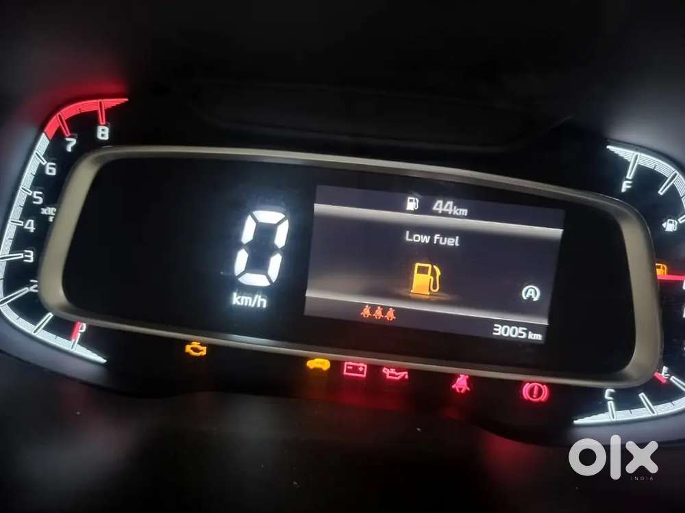 Kia Sonet Hte O December Registration 2025 Petrol 3300 Km Driven