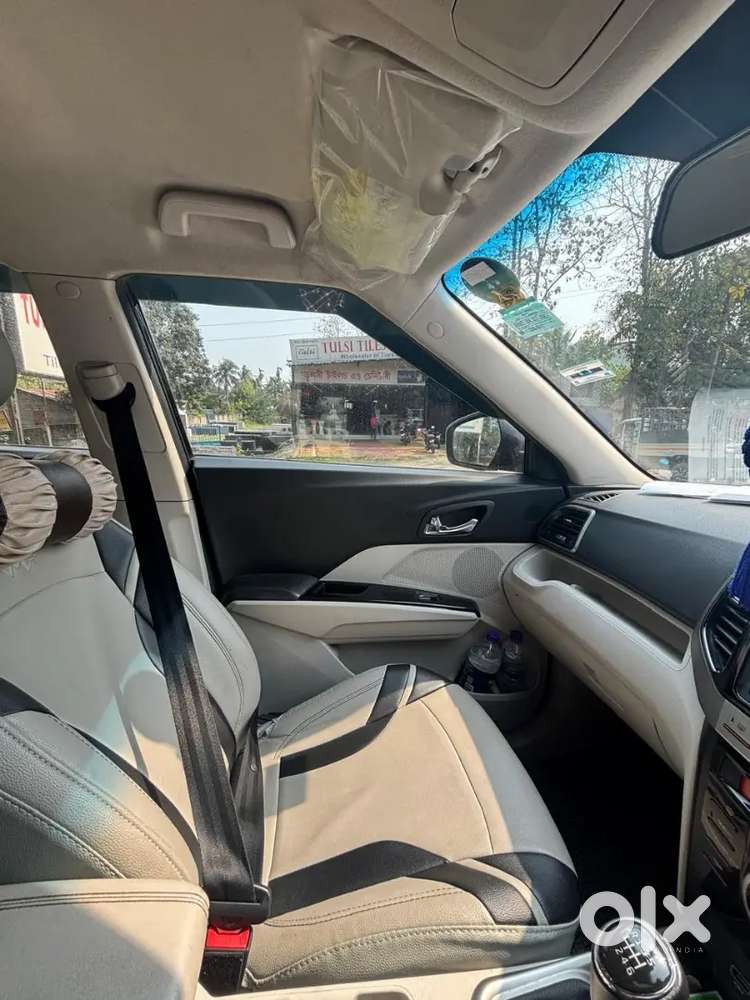 Mahindra Xuv300 2022 Petrol Well Maintained