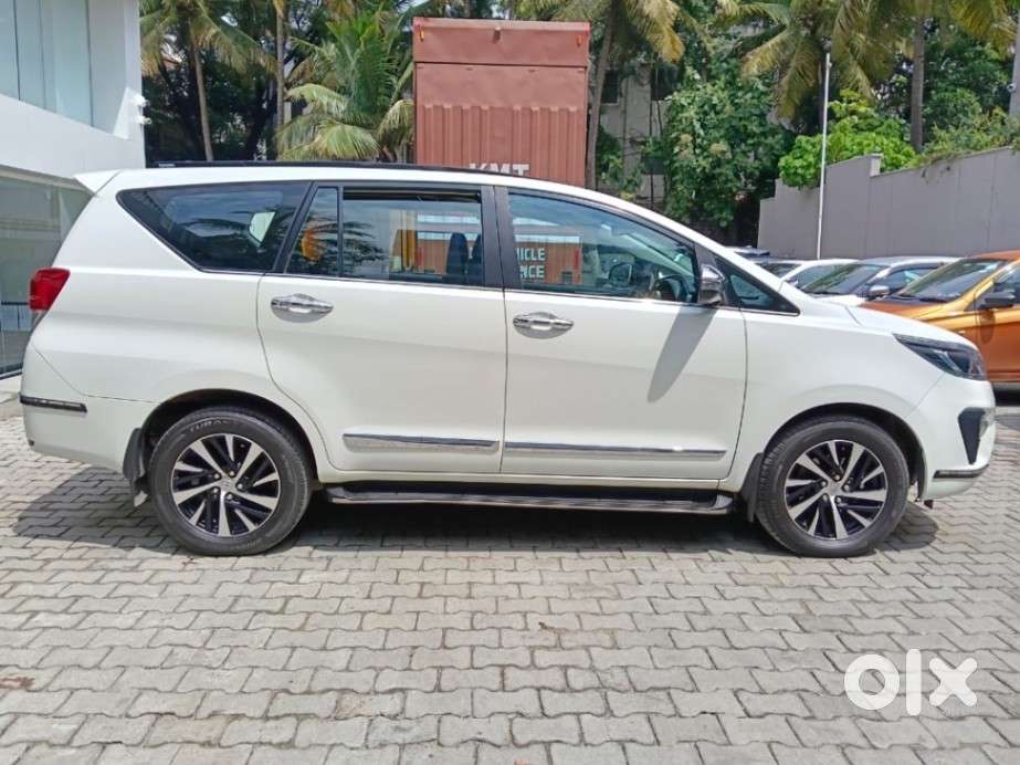 Toyota Innova Crysta [2020-ongoing] 2.4 Zx 7 Str, 2022, Diesel