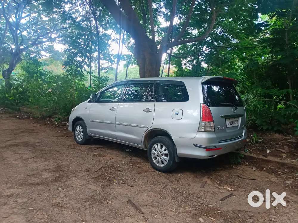 Toyota Innova 2010