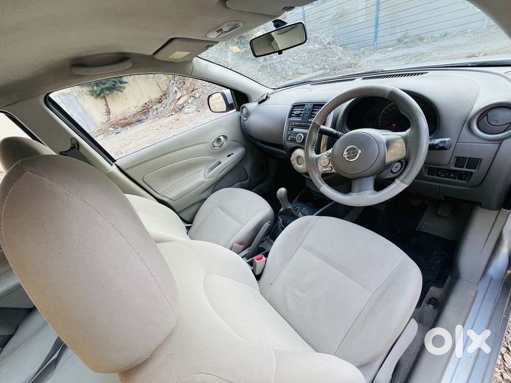 Nissan Sunny, 2011, Petrol