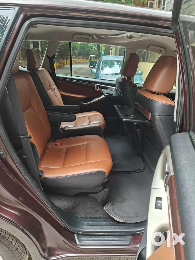 Toyota Innova Crysta 2.8 Zx At 7 Seater, 2016, Diesel