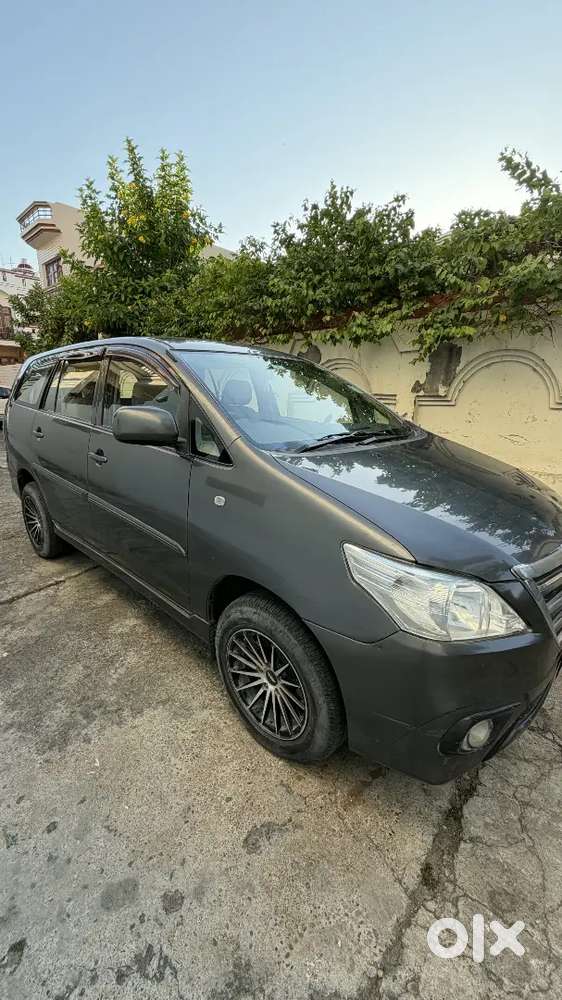 Toyota Innova 2013 Gx Diesel Grey 8 Seater