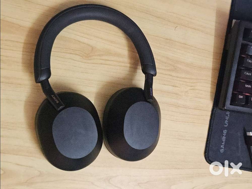 Sony WH-1000XM5 Black Excellent Condition + Original Accessories